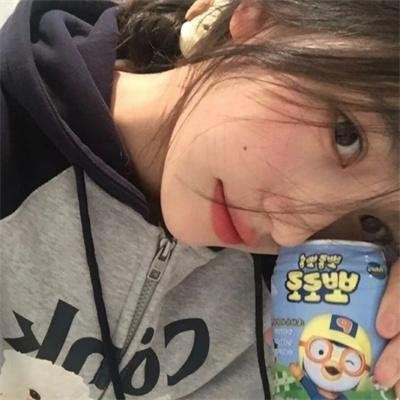 公园里的女孩